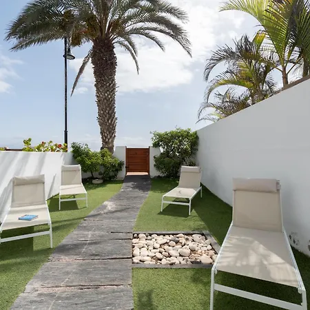 In Parque Santiago Iii * פלאייה דה לאס אמריקס