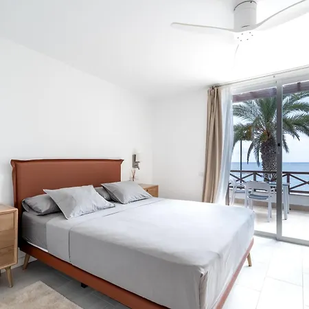 In Parque Santiago Iii * פלאייה דה לאס אמריקס